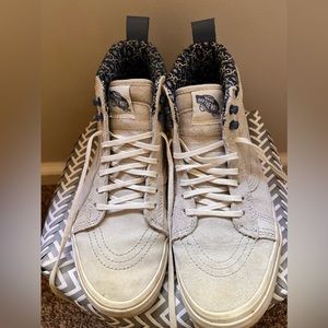 High top Vans Off the Wall Gray with blue accents women’s 9 men’s 7.5